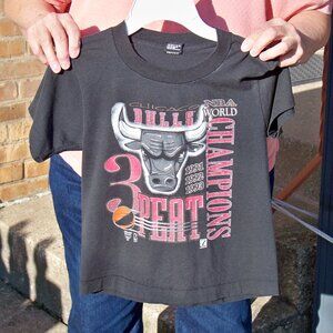Vintage 1993 Chicago Bulls 3 Peat Boys Shirt, Size 10-12